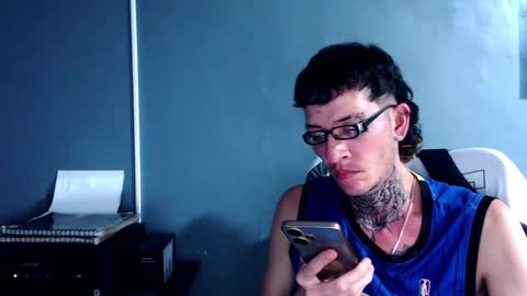 Snapshot of johnsonisaac94_ chatting on December 24, 7:06 am johnsonisaac94 online show from December 24, 7:06 am