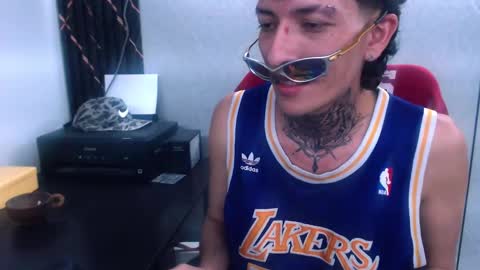 Snapshot of johnsonisaac94_ chatting on February 5, 6:46 am johnsonisaac94 online show from February 5, 6:46 am