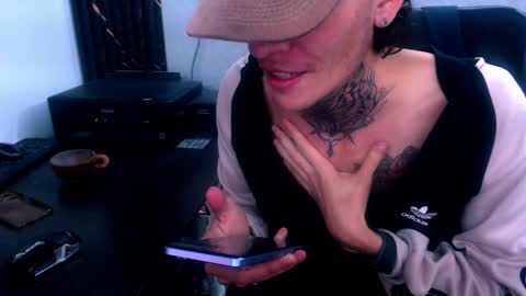 Snapshot of johnsonisaac94_ chatting on February 7, 9:37 am johnsonisaac94 online show from February 7, 9:37 am