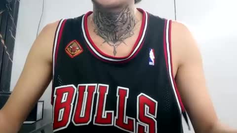 Snapshot of johnsonisaac94_ chatting on February 8, 1:22 am johnsonisaac94 online show from February 8, 1:22 am