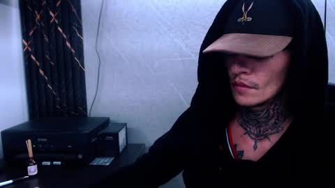 Snapshot of johnsonisaac94_ chatting on February 14, 7:59 am johnsonisaac94 online show from February 14, 7:59 am