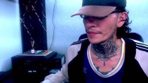 Snapshot of johnsonisaac94_ chatting on February 15, 4:36 am johnsonisaac94 online show from February 15, 4:36 am
