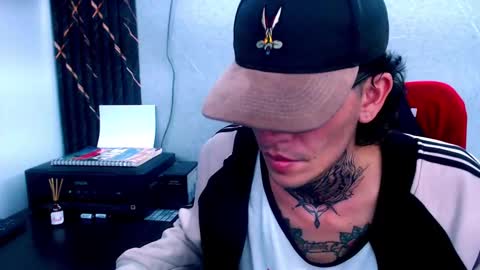 Snapshot of johnsonisaac94_ chatting on February 17, 10:18 am johnsonisaac94 online show from February 17, 10:18 am