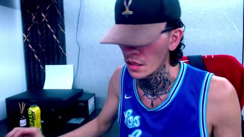 Snapshot of johnsonisaac94_ chatting on February 20, 8:28 am johnsonisaac94 online show from February 20, 8:28 am