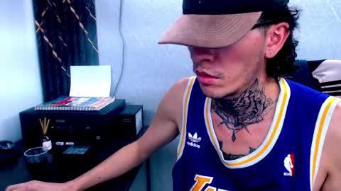 Snapshot of johnsonisaac94_ chatting on February 21, 9:13 am johnsonisaac94 online show from February 21, 9:13 am