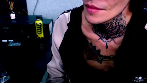 Snapshot of johnsonisaac94_ chatting on February 22, 7:34 am johnsonisaac94 online show from February 22, 7:34 am