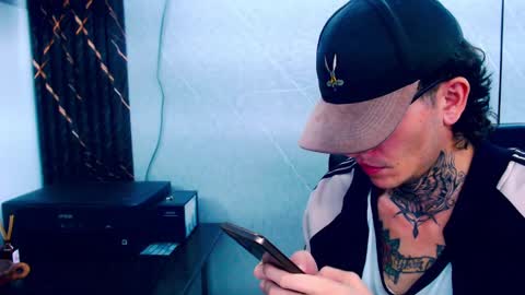 Snapshot of johnsonisaac94_ chatting on February 24, 4:38 am johnsonisaac94 online show from February 24, 4:38 am