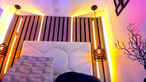 Snapshot of johnsonisaac94_ chatting on October 16, 2:01 am johnsonisaac94 online show from October 16, 2:01 am