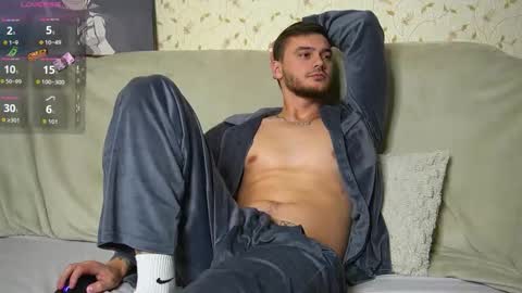 Snapshot of johnstoneisland chatting on September 29, 7:51 pm John online show from September 29, 7:51 pm