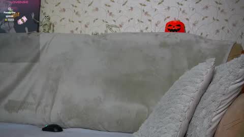 Snapshot of johnstoneisland chatting on October 23, 6:28 pm John online show from October 23, 6:28 pm