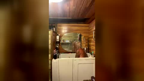 johnturtle247420 online show from July 28, 11:28 am