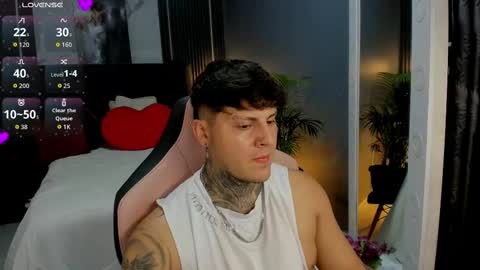 Snapshot of johny_multicum chatting on September 11, 1:28 am Johny online show from September 11, 1:28 am