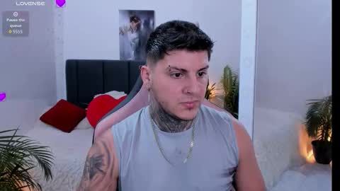 Johny online show from December 19, 6:37 pm