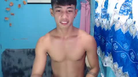 Snapshot of johnydestroyer chatting on February 12, 3:29 am johnydestroyer online show from February 12, 3:29 am