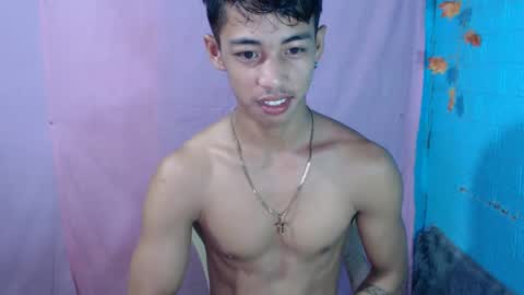 Snapshot of johnydestroyer chatting on February 18, 11:19 pm johnydestroyer online show from February 18, 11:19 pm