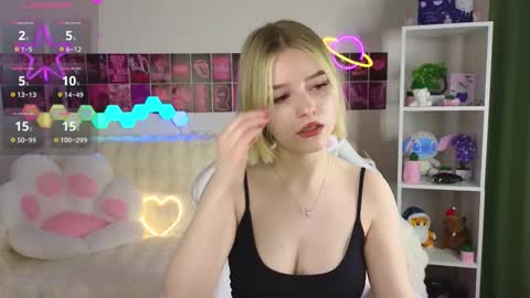 Paula online show from February 19, 9:03 pm