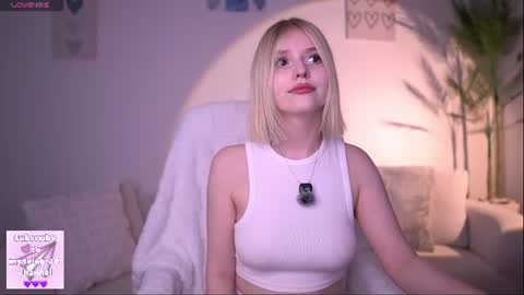 Snapshot of joice_queen chatting on July 8, 1:32 am Paula online show from July 8, 1:32 am