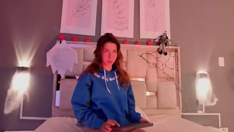 Snapshot of jolie_lov chatting on September 30, 1:49 pm jolie_lov online show from September 30, 1:49 pm