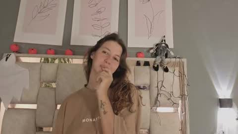 Snapshot of jolie_lov chatting on October 24, 2:02 pm jolie_lov online show from October 24, 2:02 pm