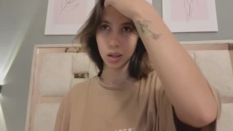 Snapshot of jolie_lov chatting on November 8, 2:28 pm jolie_lov online show from November 8, 2:28 pm