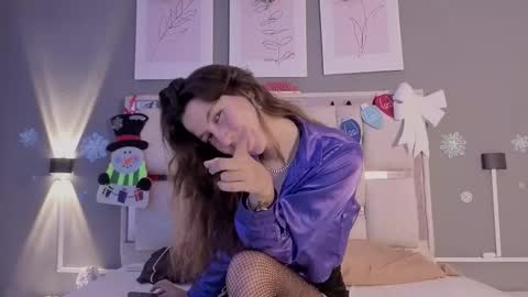 Snapshot of jolie_lov chatting on November 25, 1:44 pm jolie_lov online show from November 25, 1:44 pm