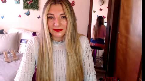 Jolie Mature online show from June 5, 8:58 pm