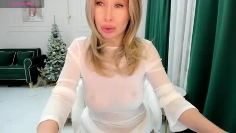 Jolie Ozolla online show from December 5, 4:14 pm