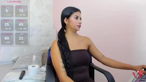 J O L I E  online show from June 4, 3:01 am