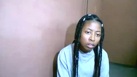 Snapshot of joliekah27 chatting on February 26, 6:43 pm joliekah27 online show from February 26, 6:43 pm