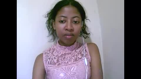 Snapshot of joliekah27 chatting on May 9, 8:25 pm joliekah27 online show from May 9, 8:25 pm
