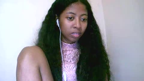 Snapshot of joliekah27 chatting on May 10, 8:30 am joliekah27 online show from May 10, 8:30 am