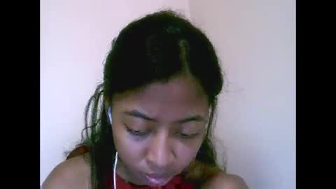 Snapshot of joliekah27 chatting on May 18, 7:47 am joliekah27 online show from May 18, 7:47 am