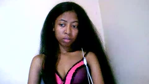 Snapshot of joliekah27 chatting on May 20, 8:20 am joliekah27 online show from May 20, 8:20 am