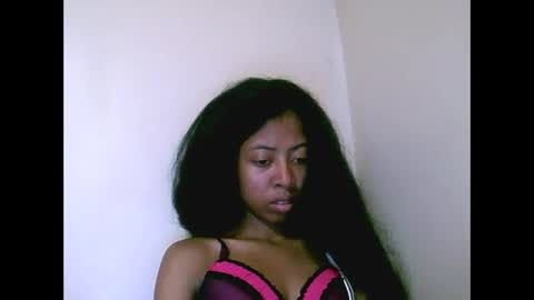 Snapshot of joliekah27 chatting on May 20, 8:26 pm joliekah27 online show from May 20, 8:26 pm