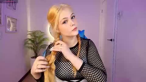 Polly  online show from November 23, 3:06 am