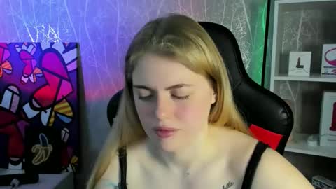 Snapshot of jolly_doll_ chatting on May 14, 4:30 am Jolly online show from May 14, 4:30 am