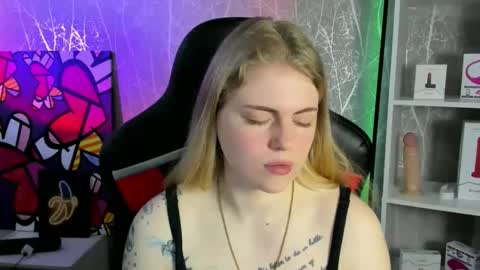 Snapshot of jolly_doll_ chatting on May 16, 2:19 am Jolly online show from May 16, 2:19 am