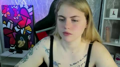 Snapshot of jolly_doll_ chatting on May 21, 3:57 am Jolly online show from May 21, 3:57 am