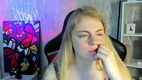 Snapshot of jolly_doll_ chatting on May 29, 3:04 am Jolly online show from May 29, 3:04 am