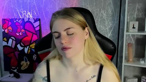 Snapshot of jolly_doll_ chatting on June 5, 3:02 am Jolly online show from June 5, 3:02 am