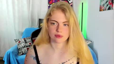 Snapshot of jolly_doll_ chatting on June 8, 2:56 am Jolly online show from June 8, 2:56 am