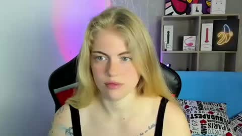 Snapshot of jolly_doll_ chatting on June 22, 2:46 am Jolly online show from June 22, 2:46 am