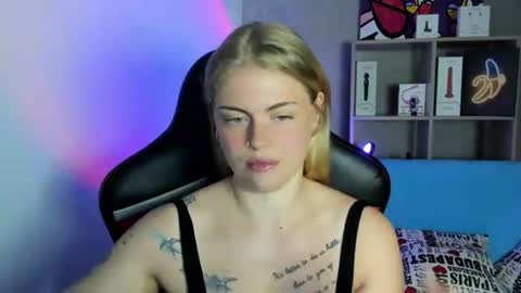 Snapshot of jolly_doll_ chatting on June 26, 4:39 am Jolly online show from June 26, 4:39 am