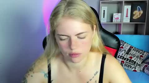 Snapshot of jolly_doll_ chatting on July 7, 2:58 am Jolly online show from July 7, 2:58 am