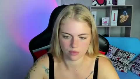 Snapshot of jolly_doll_ chatting on July 17, 3:24 am Jolly online show from July 17, 3:24 am