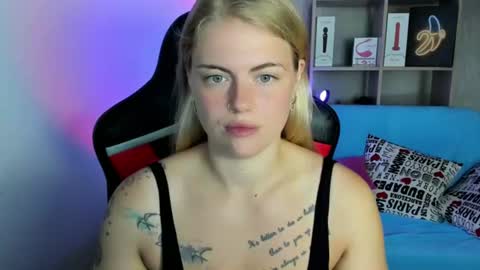 Snapshot of jolly_doll_ chatting on July 20, 2:37 am Jolly online show from July 20, 2:37 am