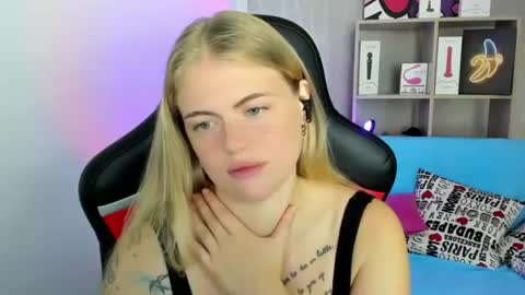 Snapshot of jolly_doll_ chatting on July 21, 2:58 am Jolly online show from July 21, 2:58 am