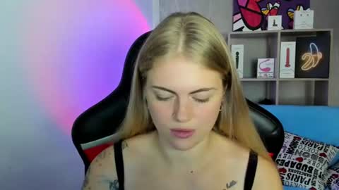 Snapshot of jolly_doll_ chatting on July 23, 2:31 am Jolly online show from July 23, 2:31 am