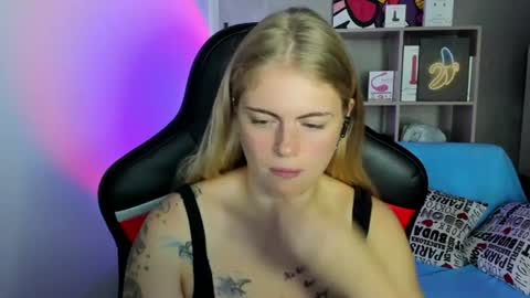 Snapshot of jolly_doll_ chatting on July 25, 2:42 am Jolly online show from July 25, 2:42 am
