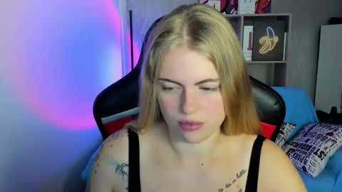 Snapshot of jolly_doll_ chatting on July 28, 2:40 am Jolly online show from July 28, 2:40 am